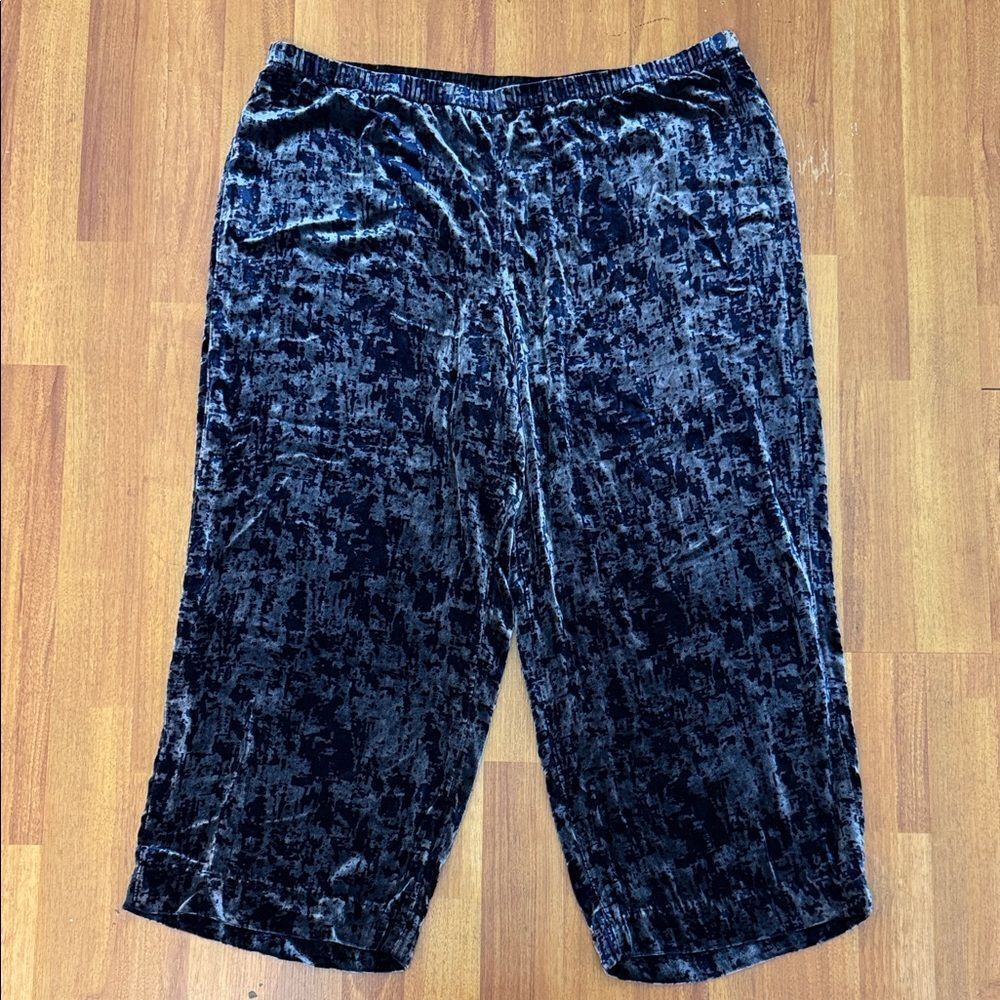 Eileen Fisher Velvet silk Black and Gray stretch  Pants L